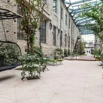 Bright & Peaceful 1Bd Apartment With Free Underground Parking