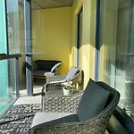 Bright & Peaceful 1Bd Apartment With Free Underground Parking