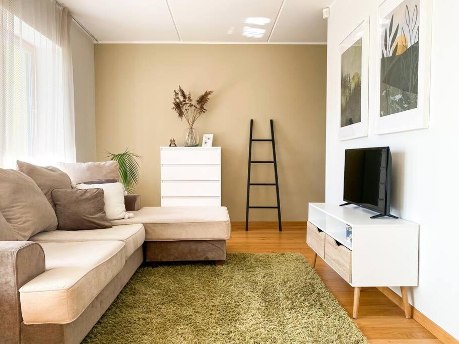 Huoneisto Bright & Peaceful 1bd With Free Underground Parking *