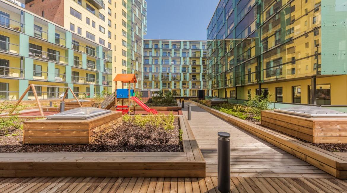 Bright & Peaceful 1bd With Free Underground Parking Huoneisto